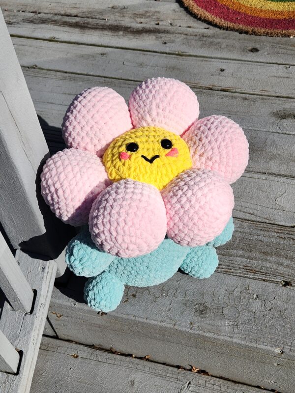 Lazy Daisy Plush - Image 2