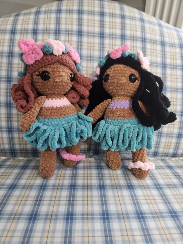 Brunette Hula Girl - Image 2